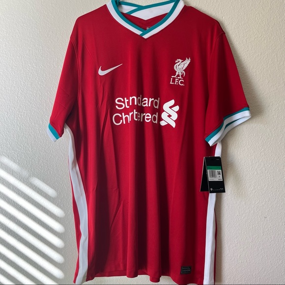 Nike Liverpool FC シャツ オリーブ・赤 Buy Liverpool F.C. Essential Men's Nike Football T-Shirt